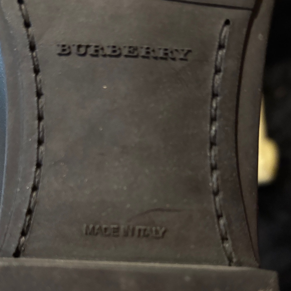 Burberry Black and Tan women’s Leather Boots - Picture 4 of 6